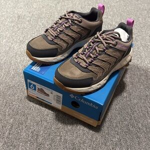 Columbia Waterproof Hiking, Women's Strata
Trail Low Waterproof Shoe Wide size 6